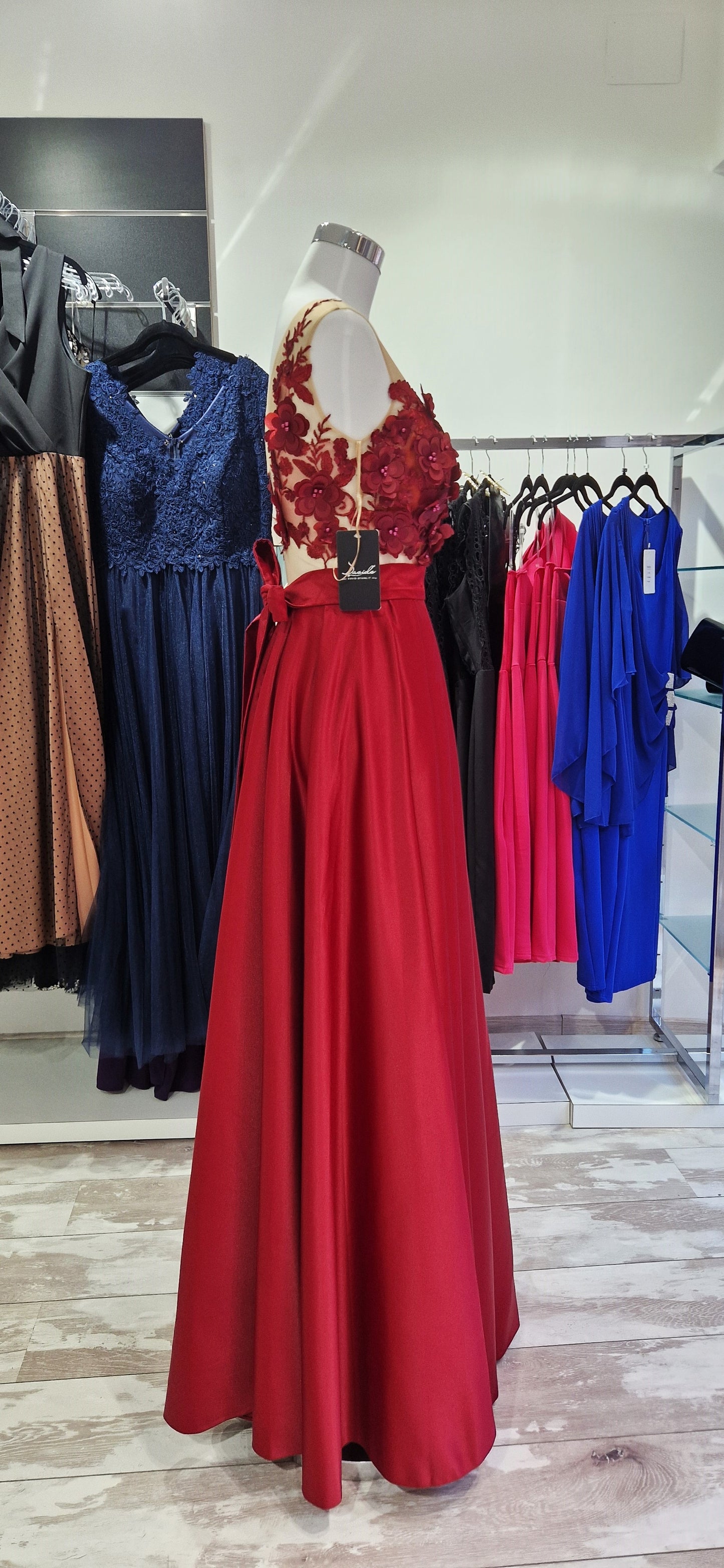 Abito elegante da cerimonia
